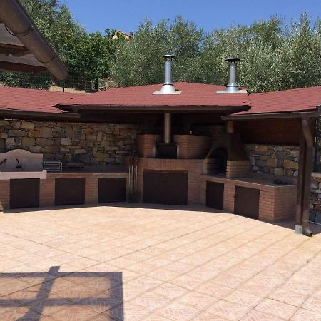 Villa Con Piscina A Imperia, Italy 外观 照片
