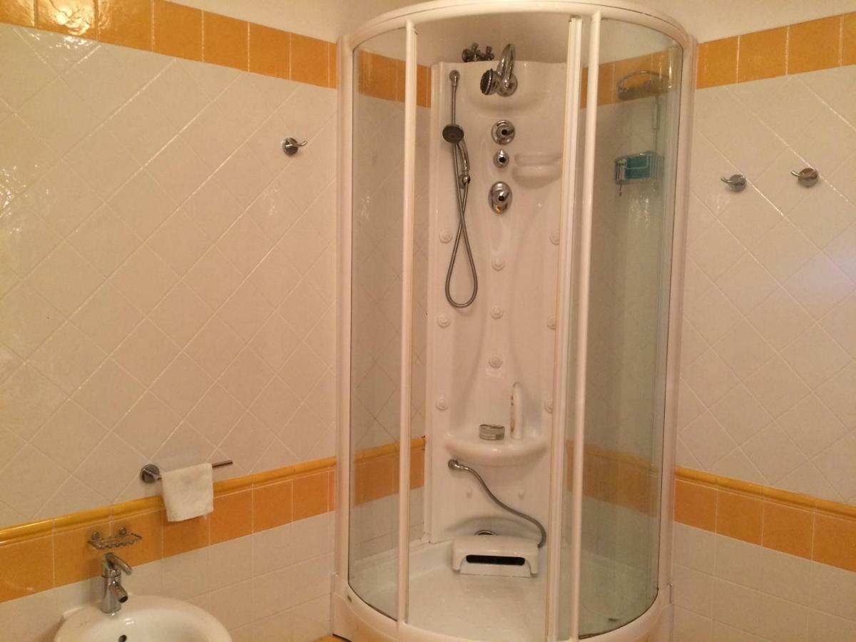 Villa Con Piscina A Imperia, Italy 外观 照片