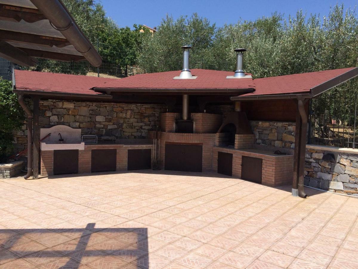 Villa Con Piscina A Imperia, Italy 外观 照片