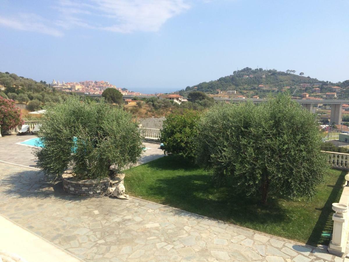 Villa Con Piscina A Imperia, Italy 外观 照片
