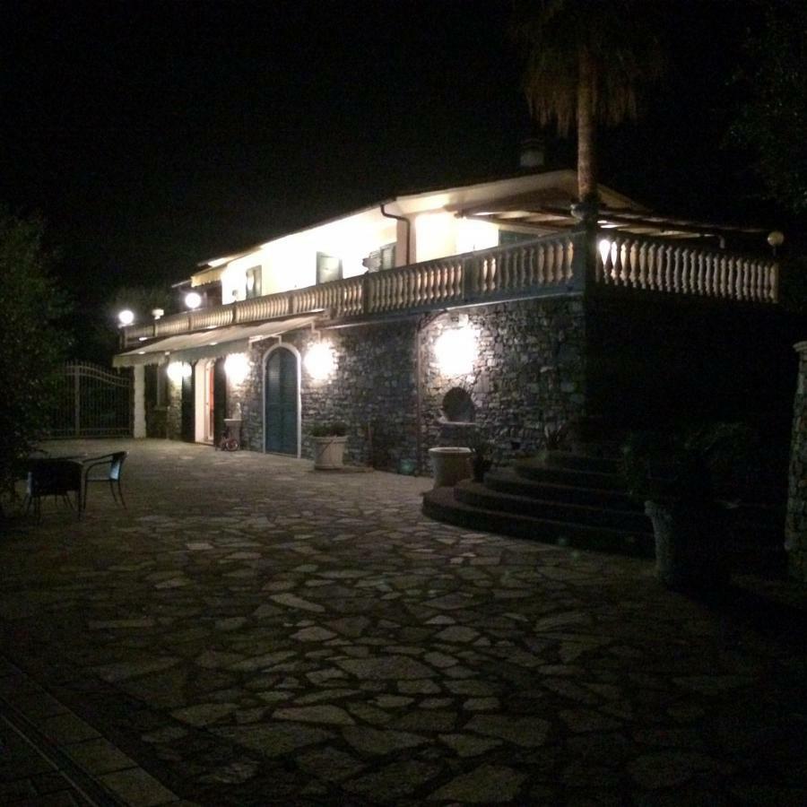 Villa Con Piscina A Imperia, Italy 外观 照片