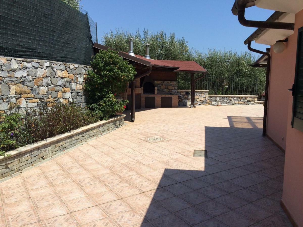 Villa Con Piscina A Imperia, Italy 外观 照片