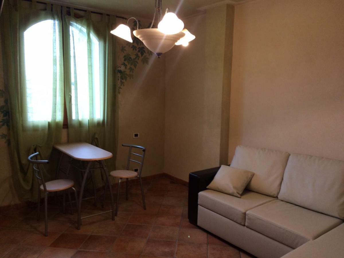 Villa Con Piscina A Imperia, Italy 外观 照片