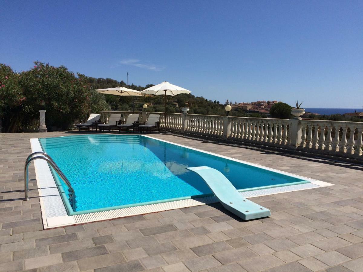 Villa Con Piscina A Imperia, Italy 外观 照片