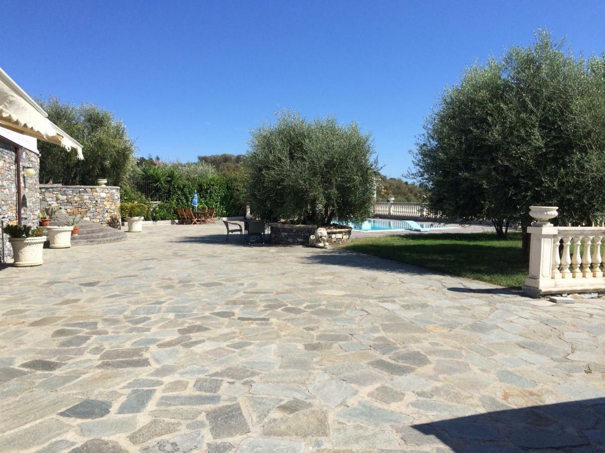 Villa Con Piscina A Imperia, Italy 外观 照片