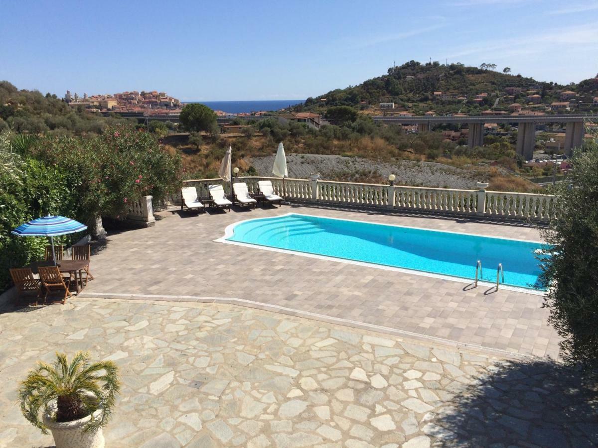 Villa Con Piscina A Imperia, Italy 外观 照片
